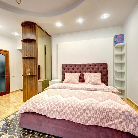 Світло! Vip Apartment In The Druzhby Narodiv Metro Station Kiev Eksteriør billede