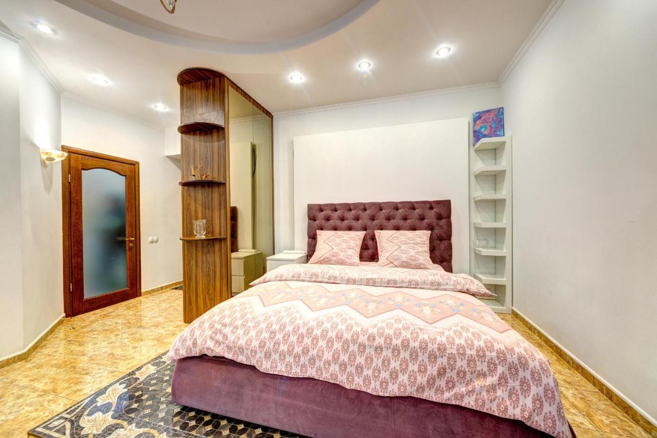 Світло! Vip Apartment In The Druzhby Narodiv Metro Station Kiev Eksteriør billede