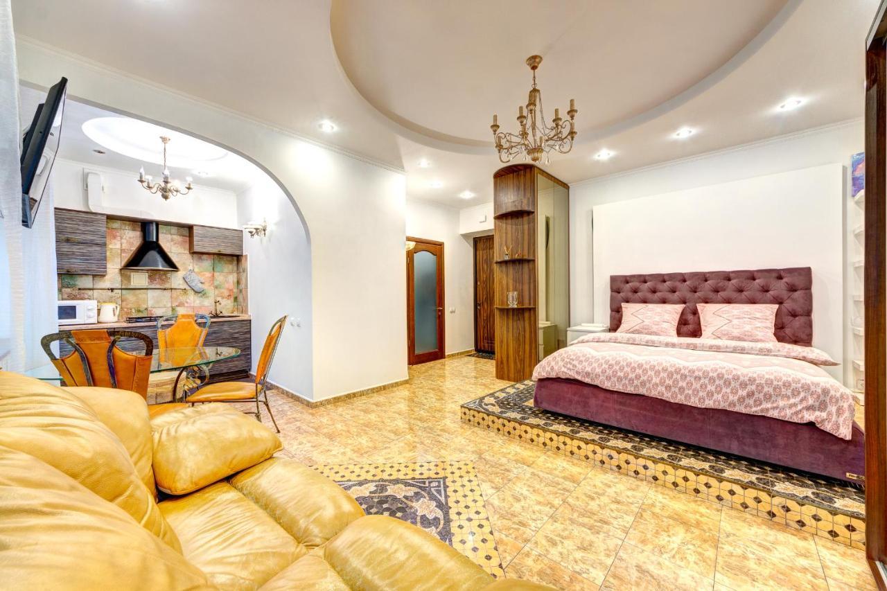 Світло! Vip Apartment In The Druzhby Narodiv Metro Station Kiev Eksteriør billede