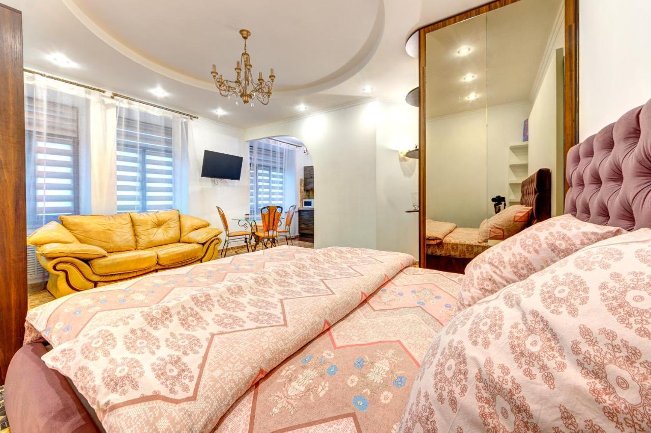 Світло! Vip Apartment In The Druzhby Narodiv Metro Station Kiev Eksteriør billede