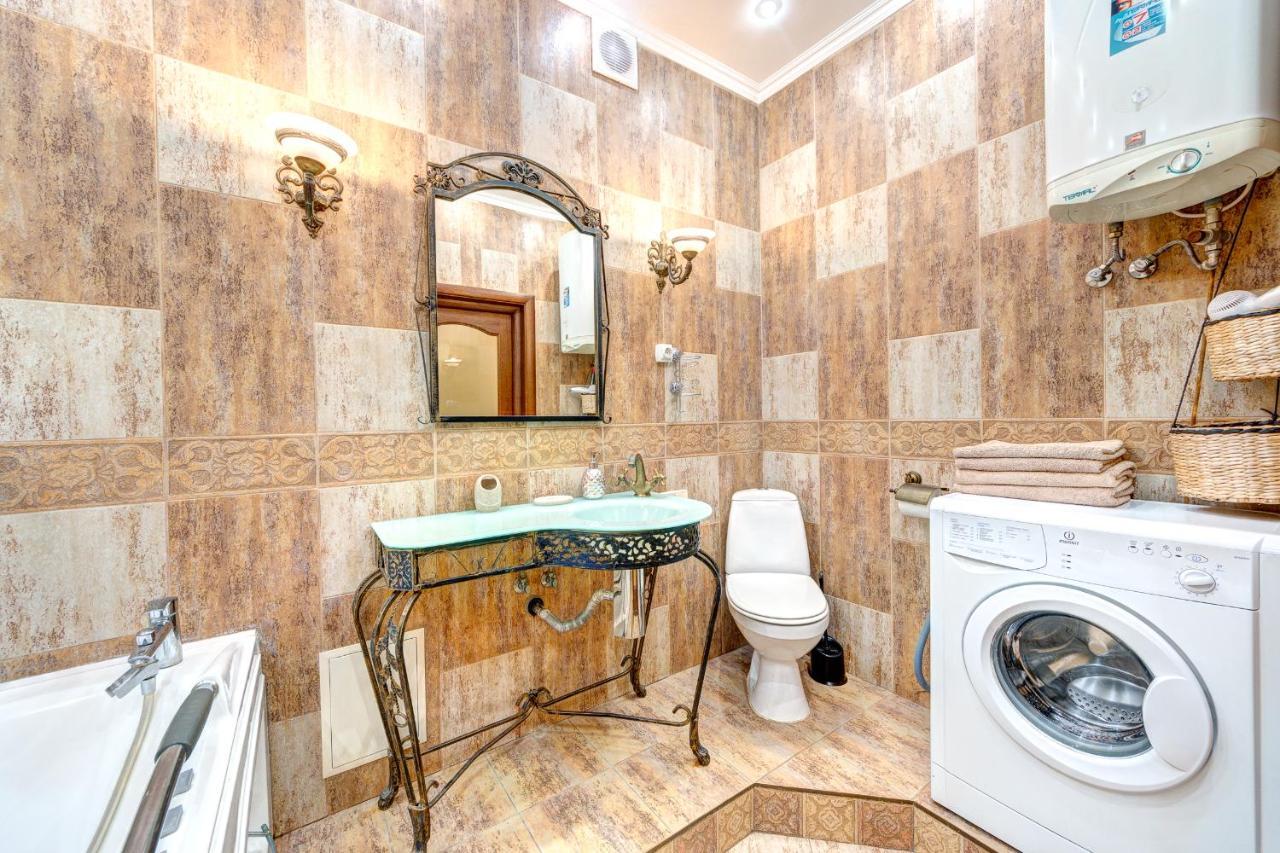Світло! Vip Apartment In The Druzhby Narodiv Metro Station Kiev Eksteriør billede